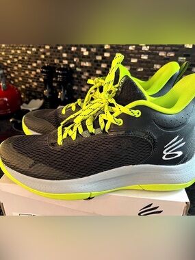 Under Armour Steph Curry 3Z6 Basketball Shoes